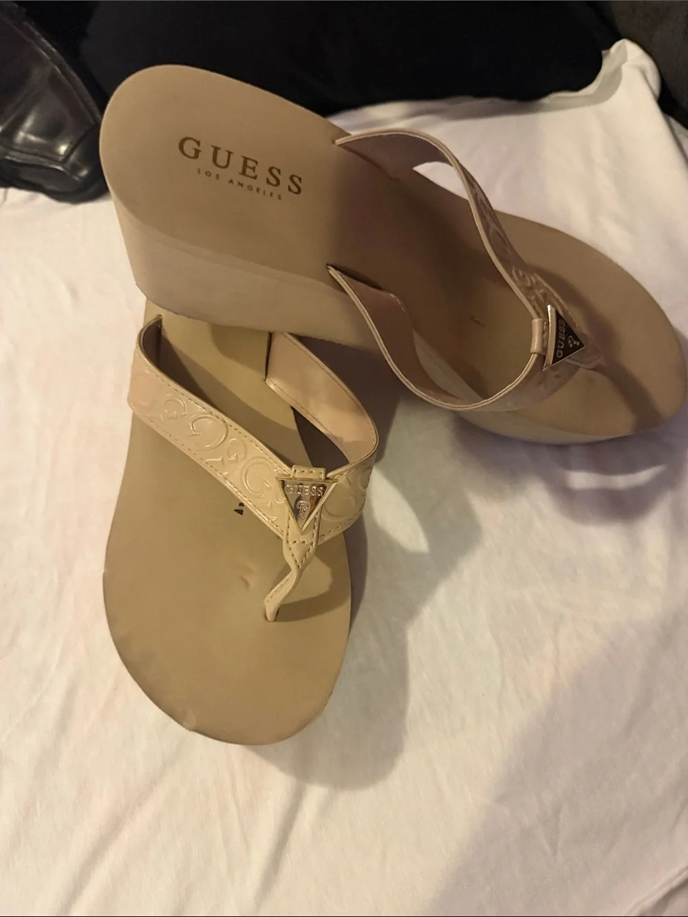 GUESS Beige Embossed Thong Sandals with Logo Triangle